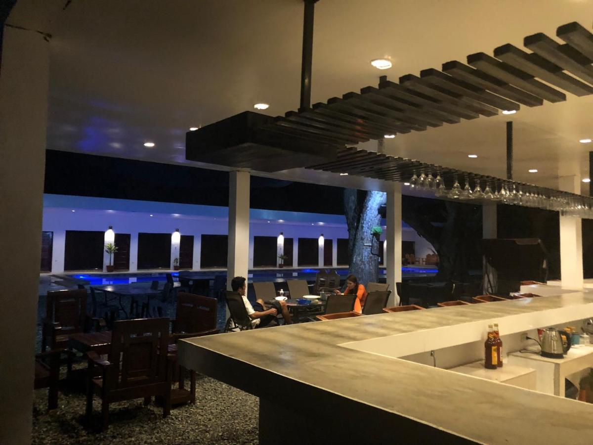 Alesseo Hostel Tiniguiban ภายนอก รูปภาพ