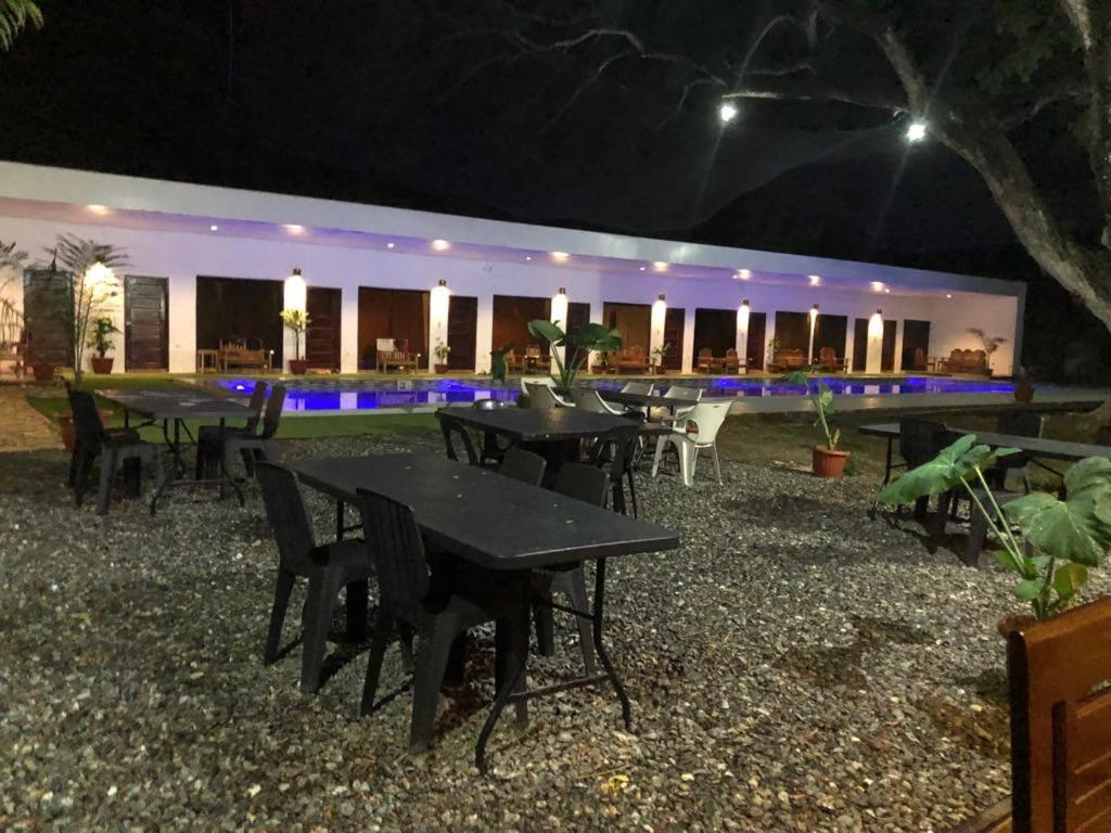 Alesseo Hostel Tiniguiban ภายนอก รูปภาพ